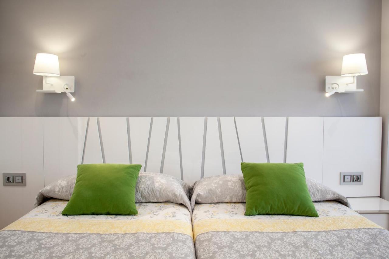 Apartamento BURGO NUEVO: Ático de lujo en pleno centro con terraza y vistas León Exterior foto