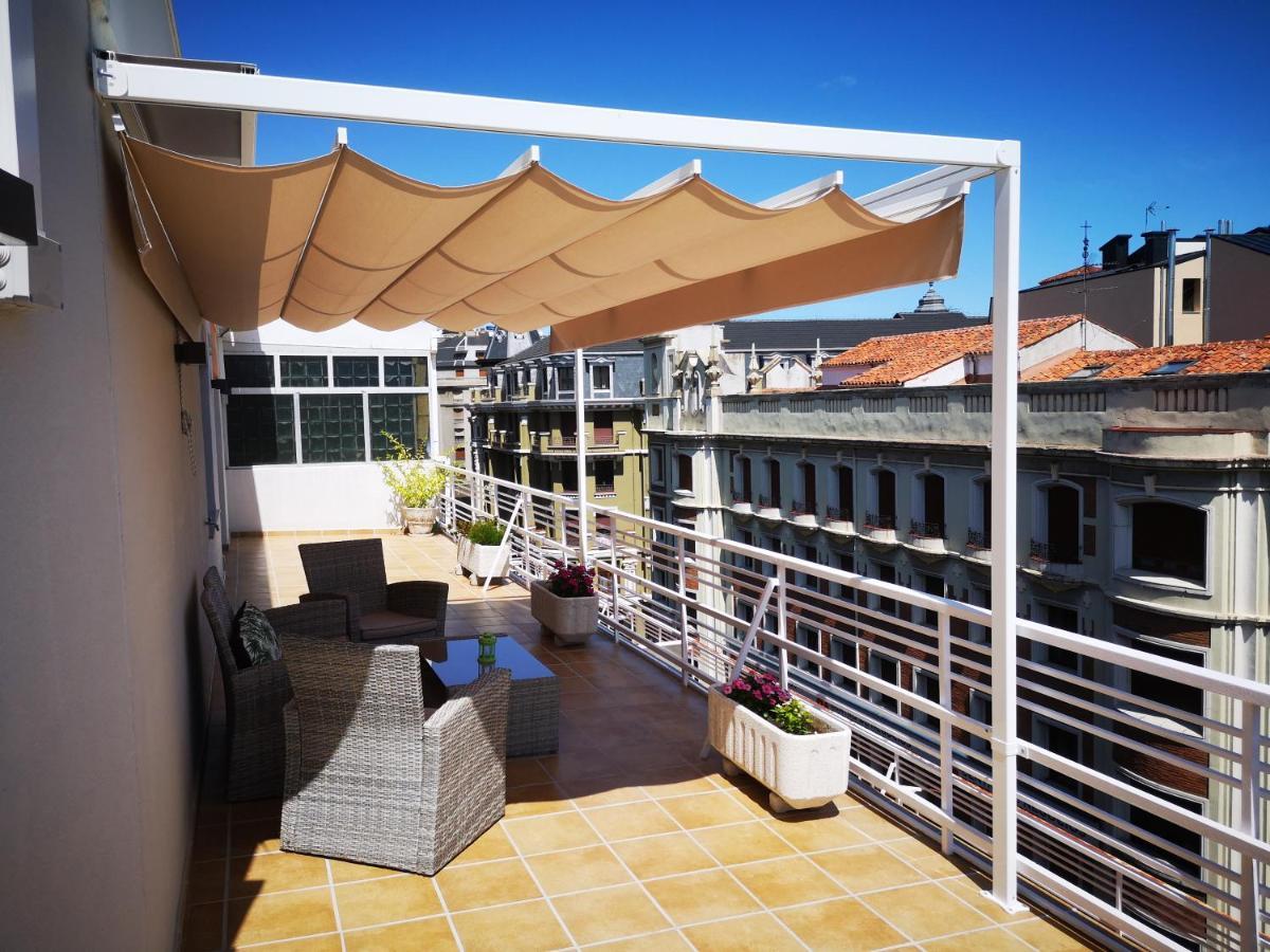 Apartamento BURGO NUEVO: Ático de lujo en pleno centro con terraza y vistas León Exterior foto