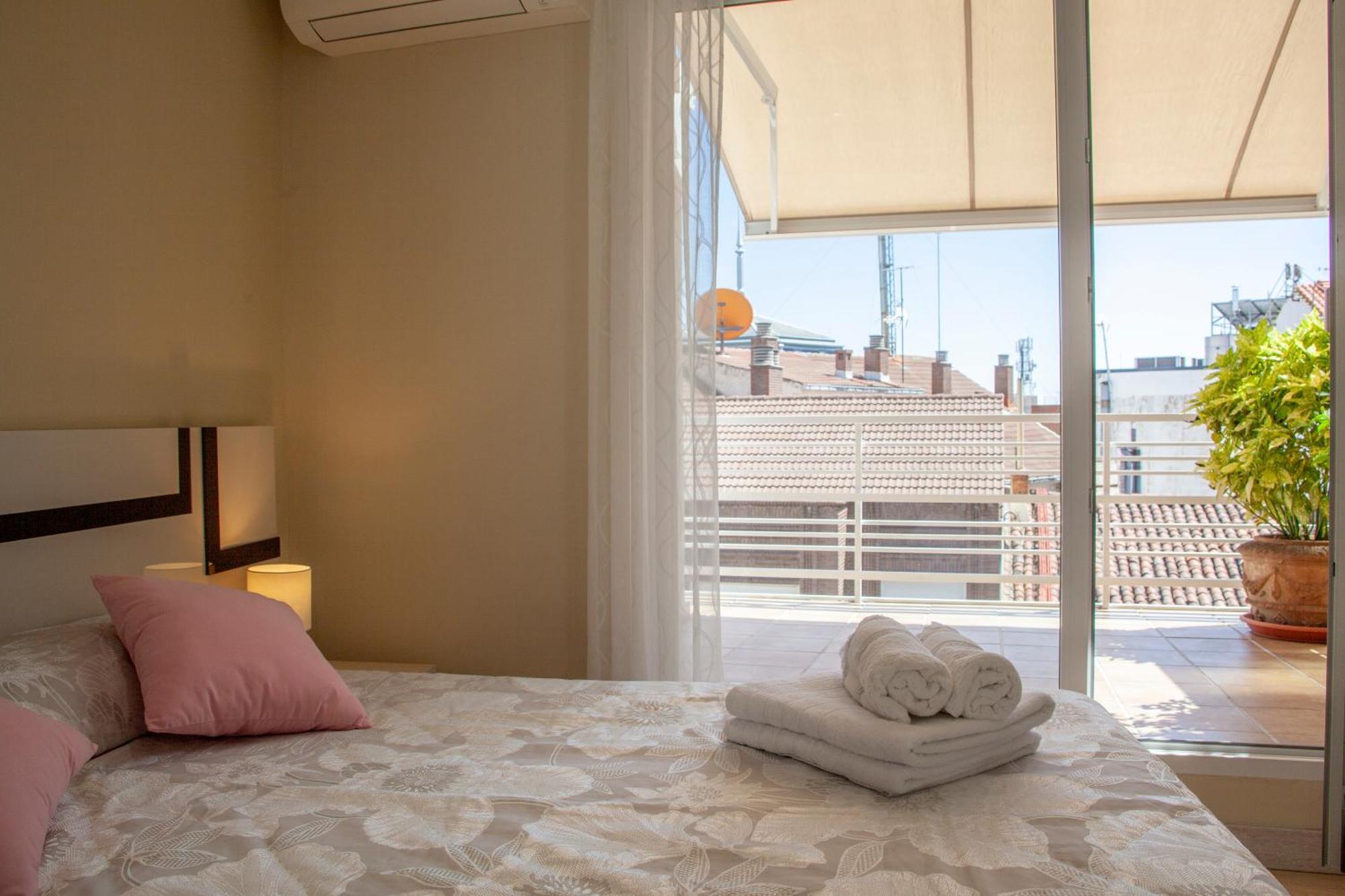 Apartamento BURGO NUEVO: Ático de lujo en pleno centro con terraza y vistas León Exterior foto