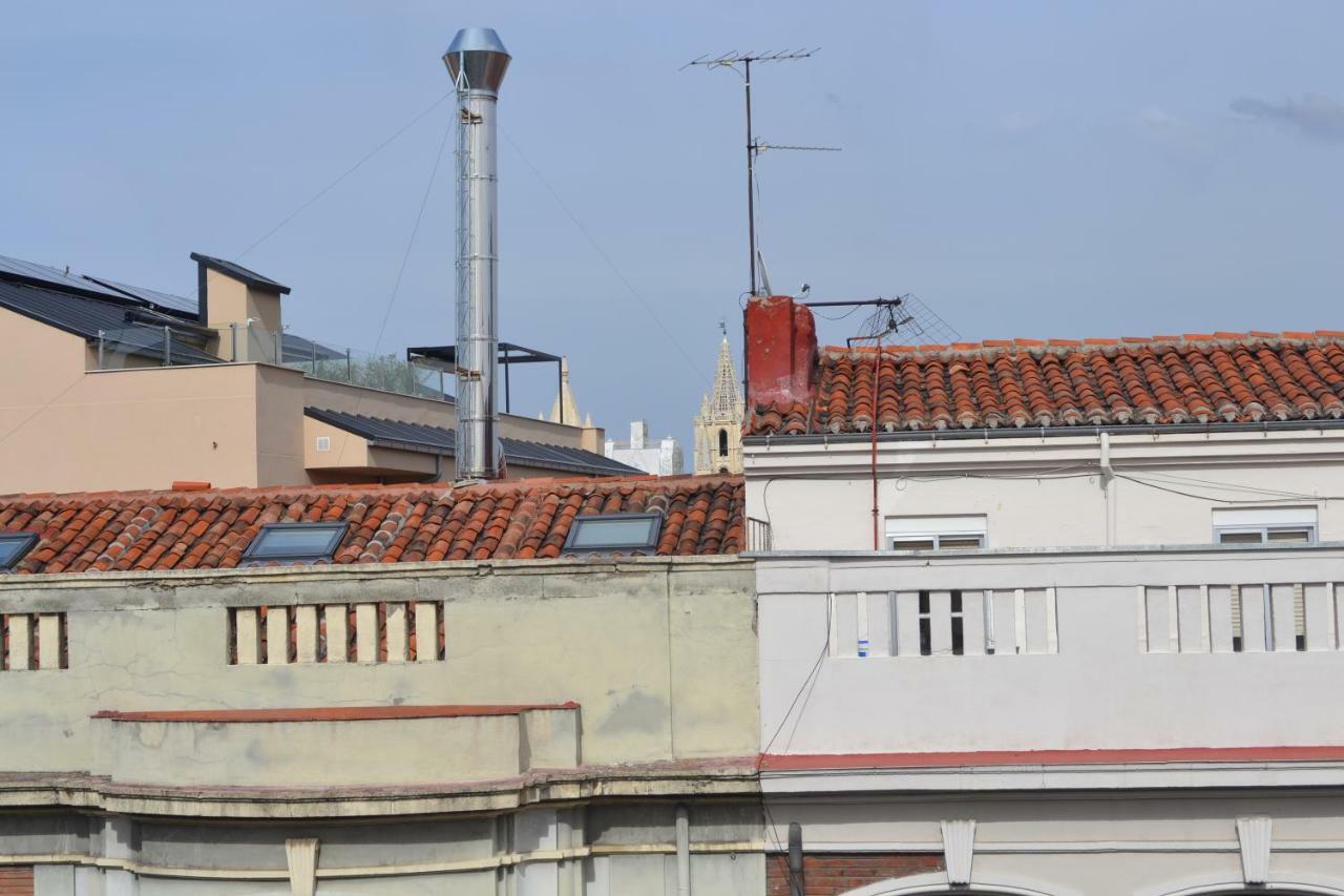 Apartamento BURGO NUEVO: Ático de lujo en pleno centro con terraza y vistas León Exterior foto